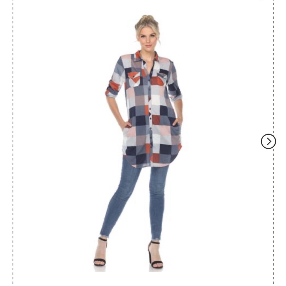 NWT🌸🌸 Plaid Buttoned Top